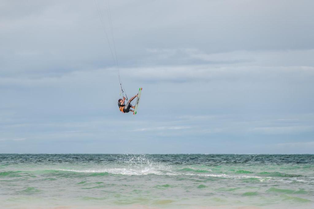 Sea breeze kite school course and rental zanzibar muyuni beach mnemba matemwe paradise