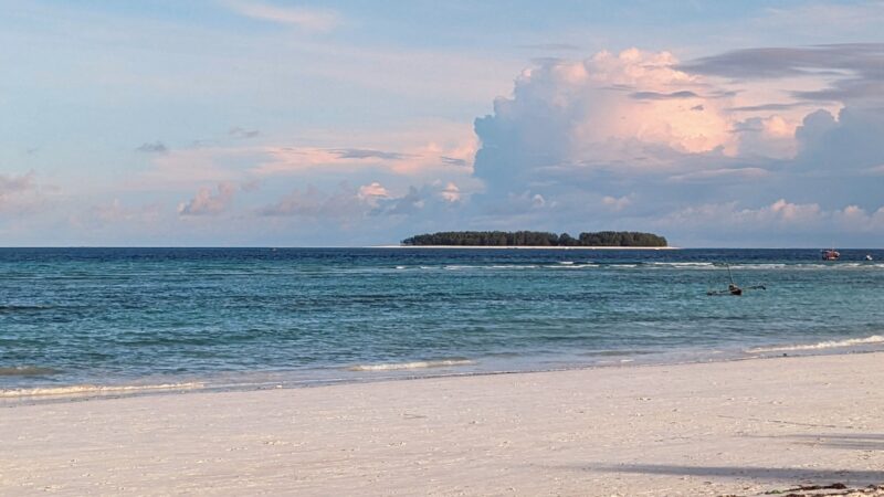 Mnemba island sea breeze kite school muyuni matemwe zanzibar course and rental